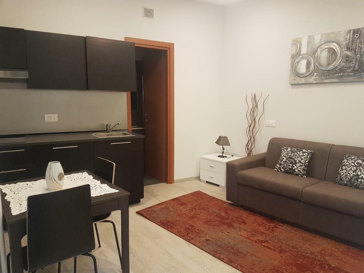 ורבאניה Monolocale Piano Terra Direttamente Sul Lago מראה חיצוני תמונה